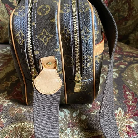 Louis Vuitton Brown Monogram Crossbody Bag with Tan Trim - Picture 2 of 6